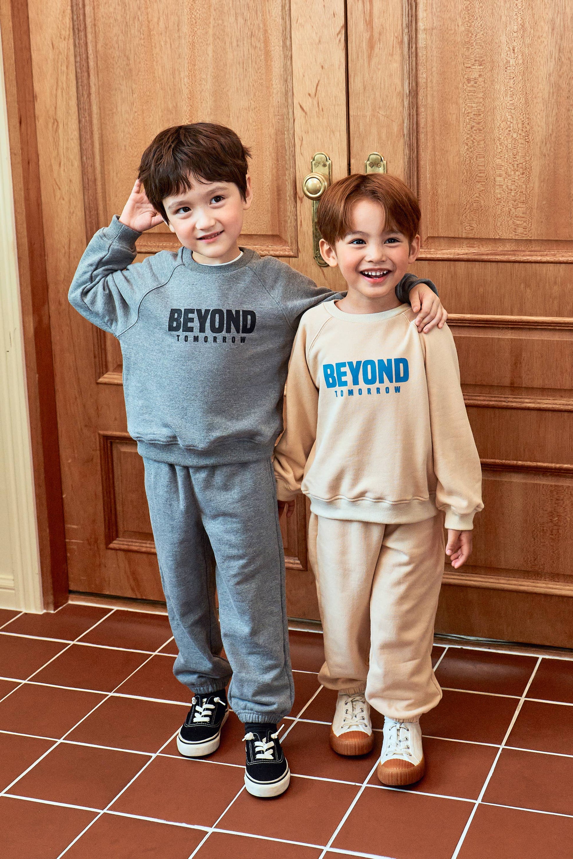 Jason raglan sweatshirt and sweat pant set